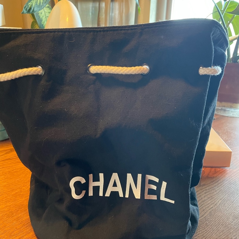 Chanel novelty vintage drawstring bag